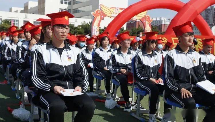 为什么女生不喜欢男朋友的工作？